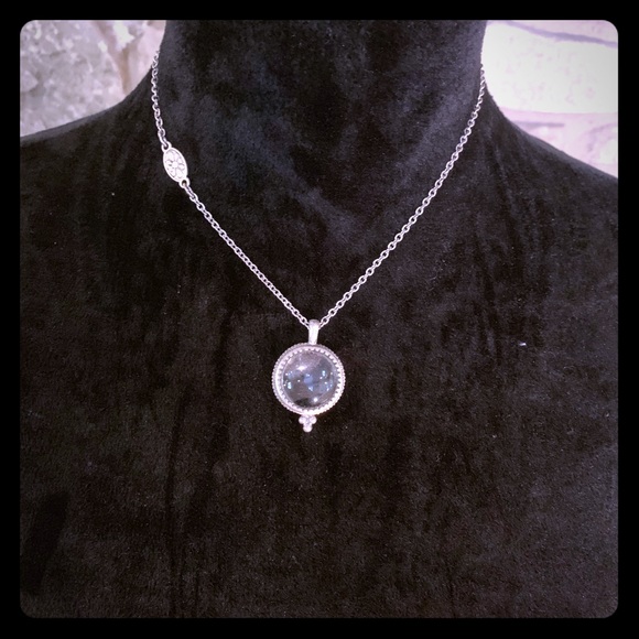 Premier Designs Jewelry - Silver Crystal Necklace (chain Premiere Designs)